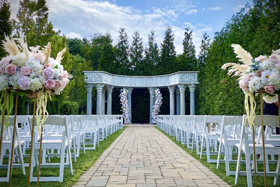 Bijou arches and centerpieces