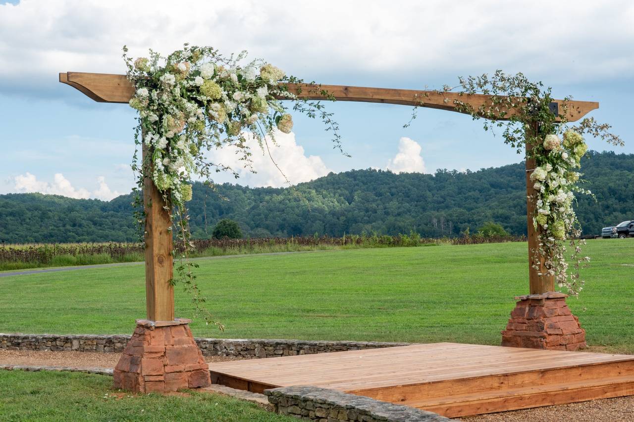 Dream Ranch - Barn & Farm Weddings - Guntersville, AL - WeddingWire