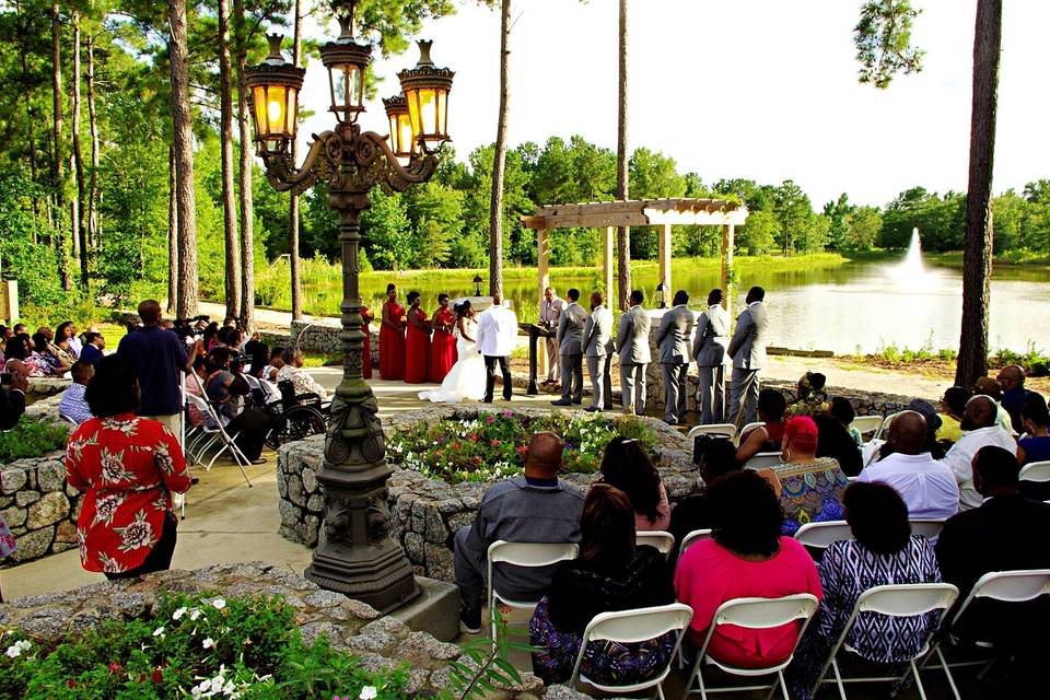 Lakeview-wedding-ceremony-at-M