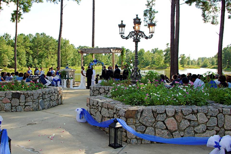 Lakeview-wedding-ceremony-at-M