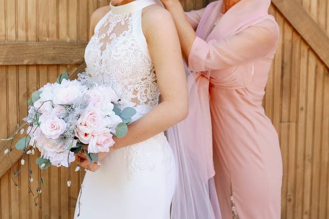 Final touches - Claire Elaine Photography
