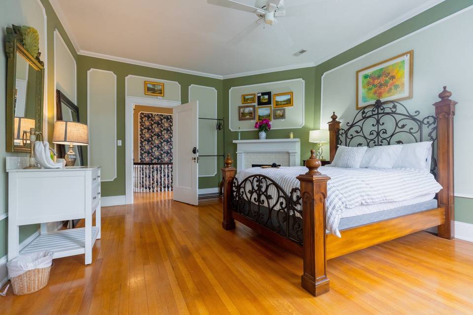 Green Guest Room