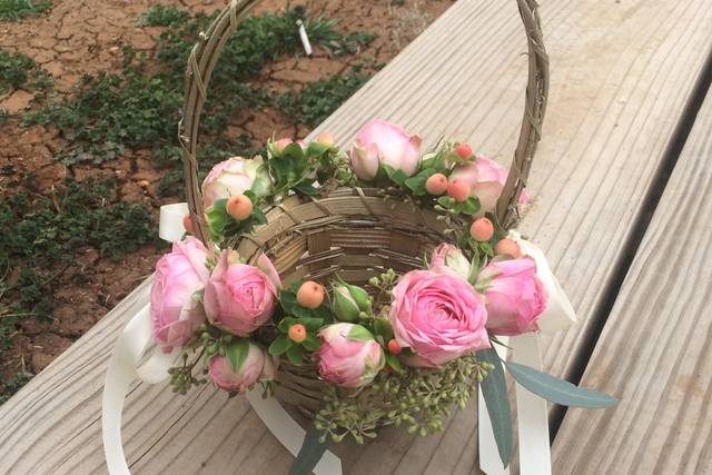 Flower girl basket