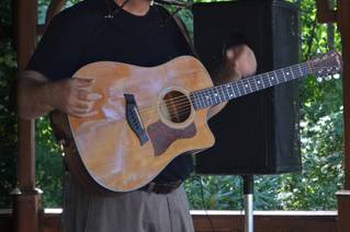Jeff Tucker (acoustic guitar, harmonica, vocals)
