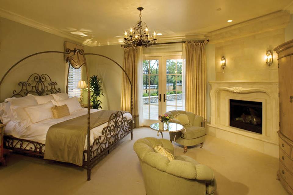 The villas - bed & breakfast, at arden hills. The capri suite room or honeymoon suite for weddings on fridays and saturdays.