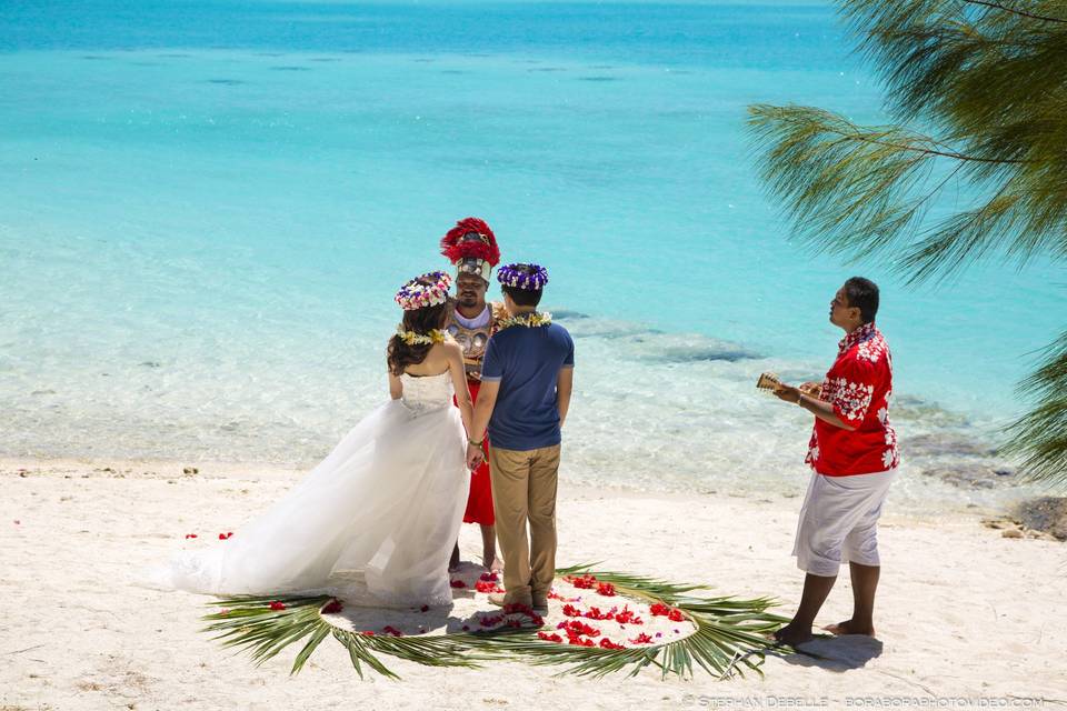 Wedding on the Beach - Bora Bora