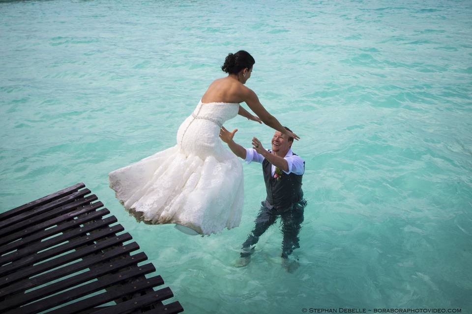 Trash the dress in Bora Bora