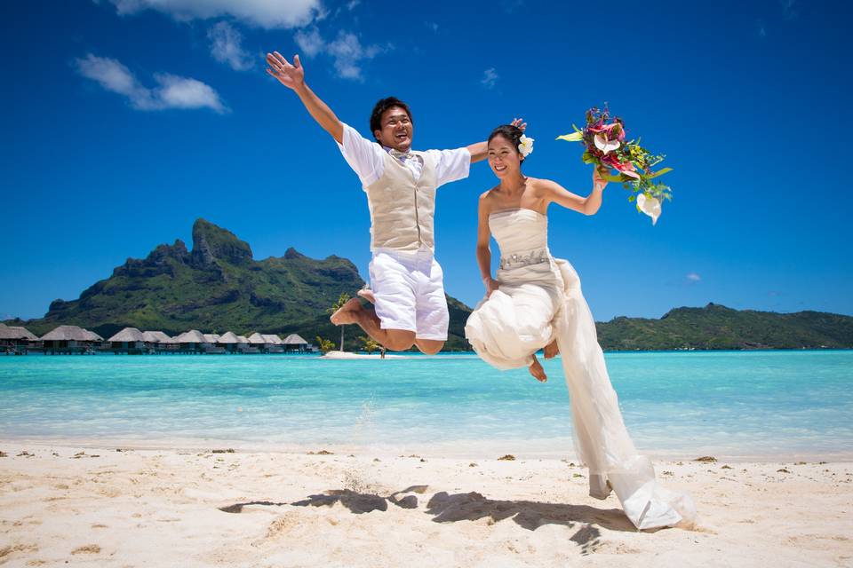 Romantic destination wedding in Bora Bora - French Polynesia