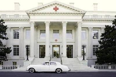 Jelena & David were the first couple to be married at the Red Cross building in Washington, DC