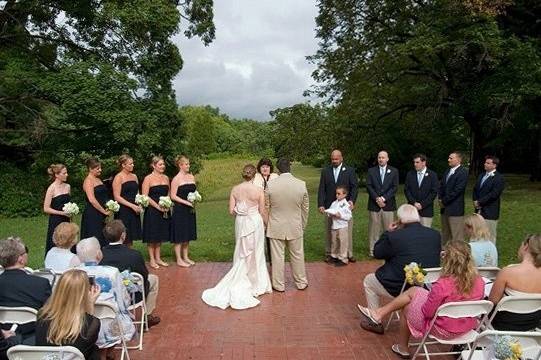 Janet & Lars got lucky with the weather for their outdoor ceremony