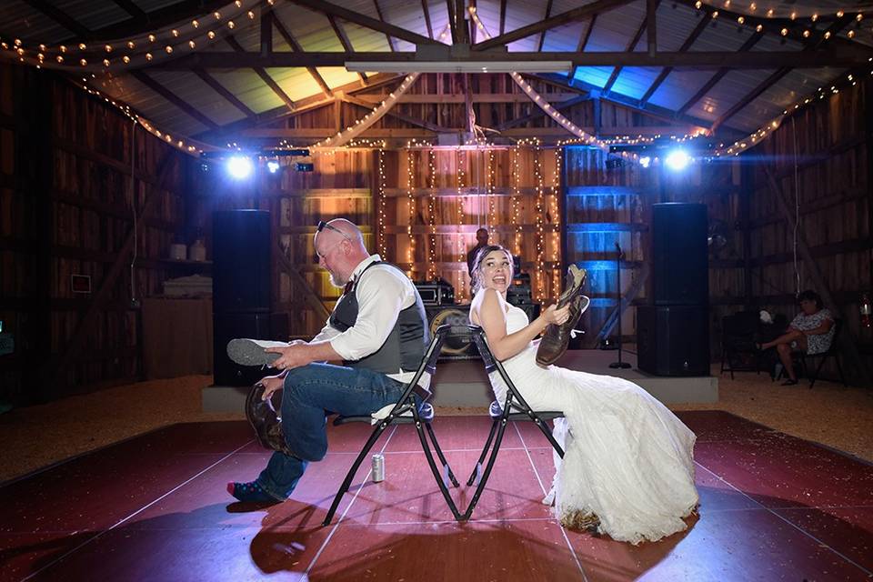 Couple on the dance floor  | Photo by Sarah Whitmeyer Photography