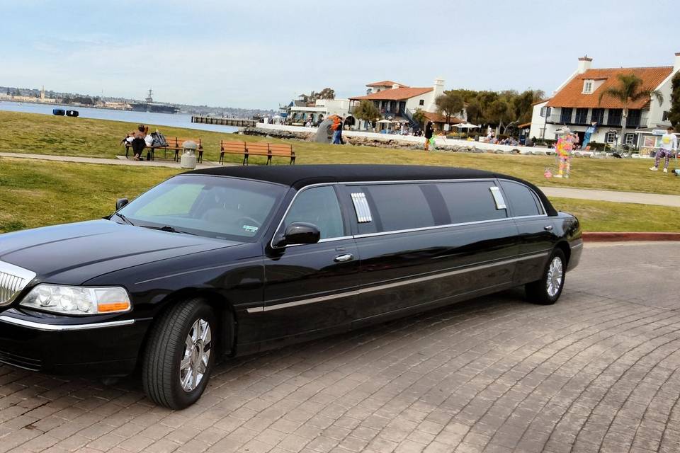 Black Lincoln limo