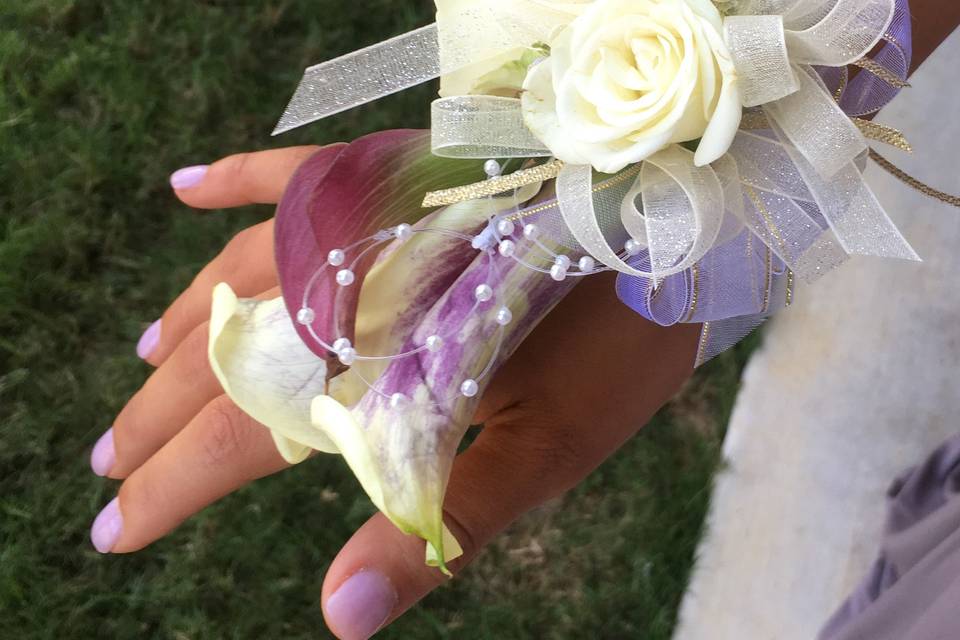 Wrist corsage