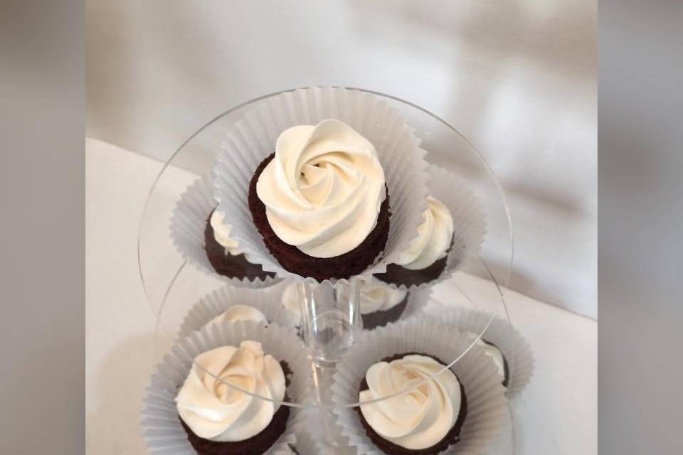 Wedding chocolate cupcake