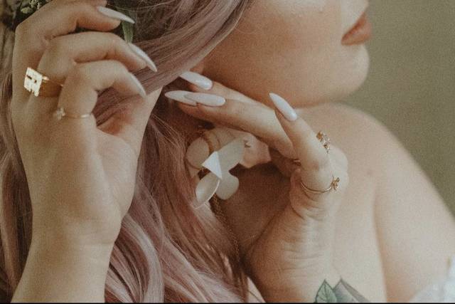 The finishing touches - Woven Legacies Photography