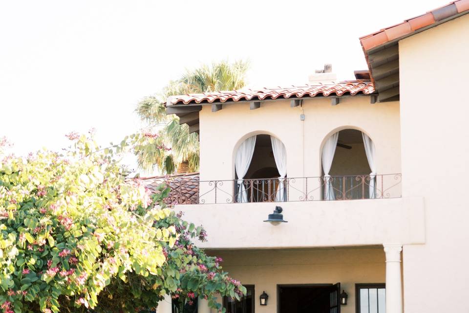 Outdoor reception space