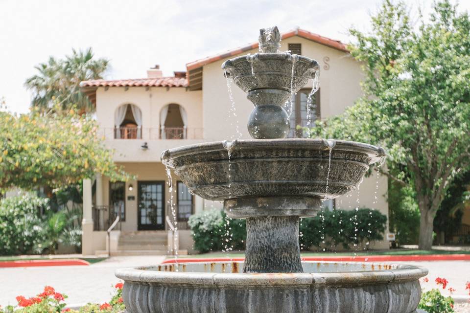 Rustically elegant fountain
