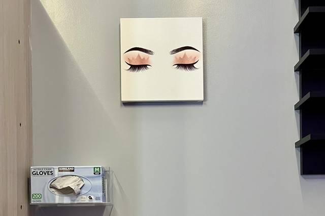 Waxing station