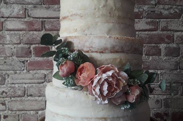 Semi Naked Cake