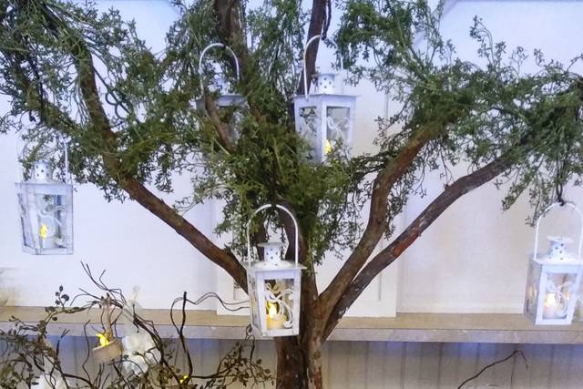 Rental Tree with lanterns and more