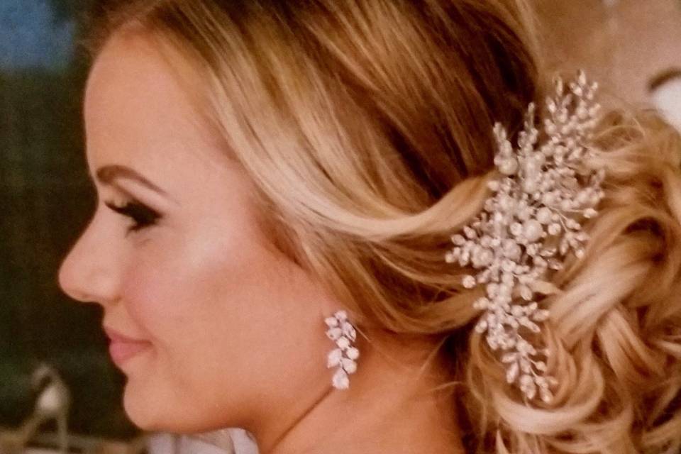 Closeup of bridal hairstyle