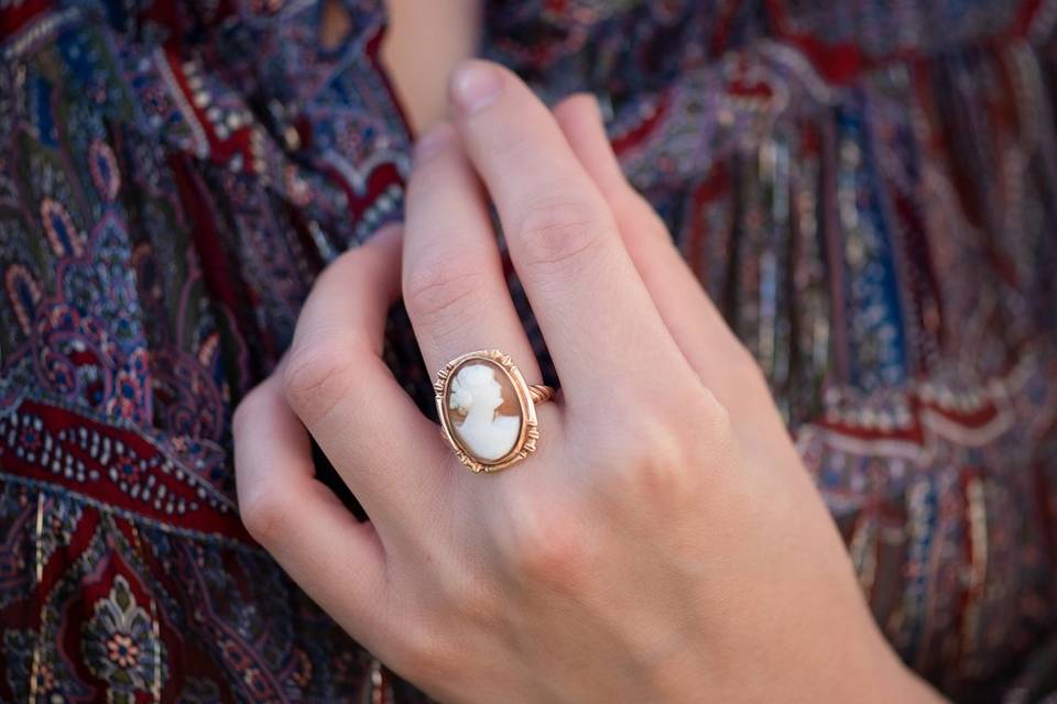 An Italian cameo ring