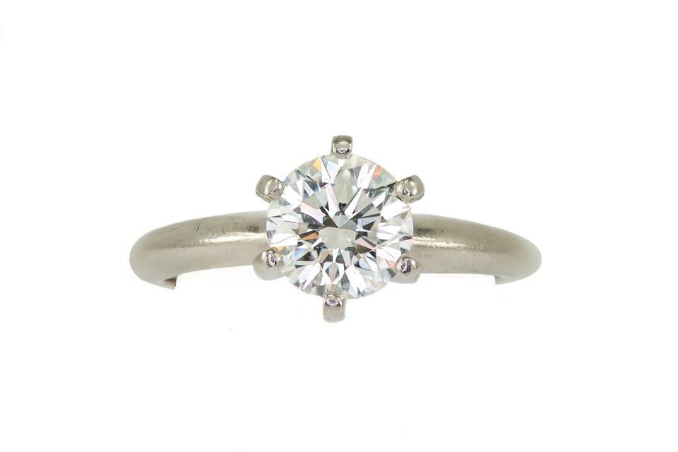 Platinum diamond solitaire