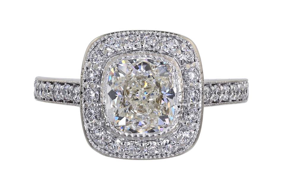 Cushion cut diamond ring