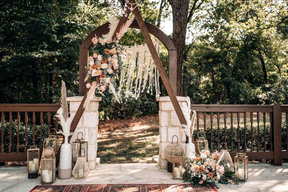 Boho ceremony arch