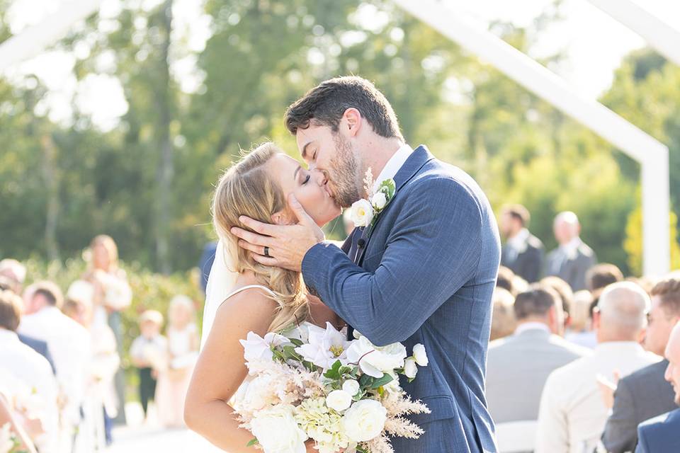 Ceremony Kiss