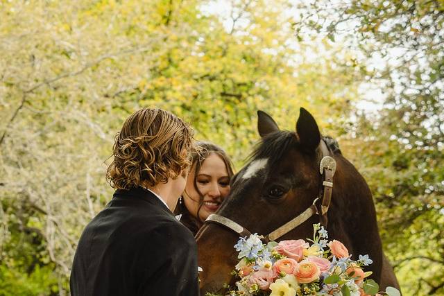 Romeo Loves Bouquets