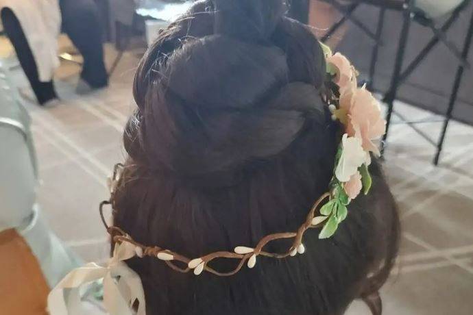 Hair vine for the flower girl