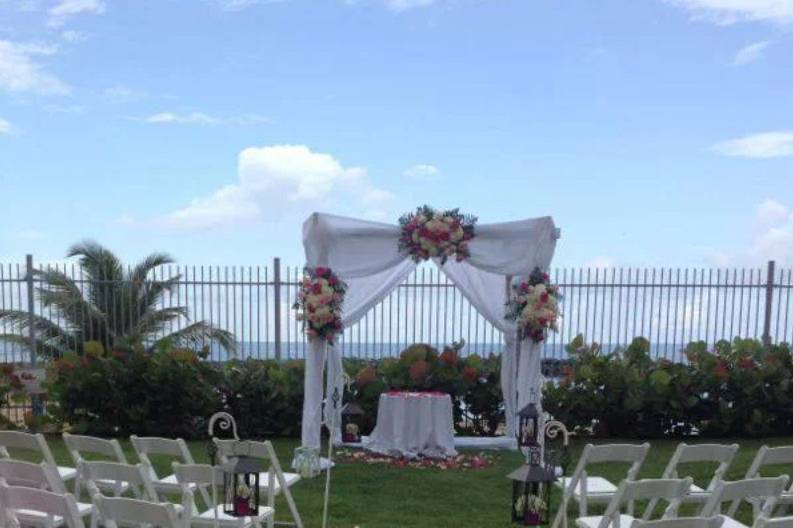 Outdoor wedding at the Embassy Suites Dorado del Mar Beach & Golf Resort - Dorado, PR