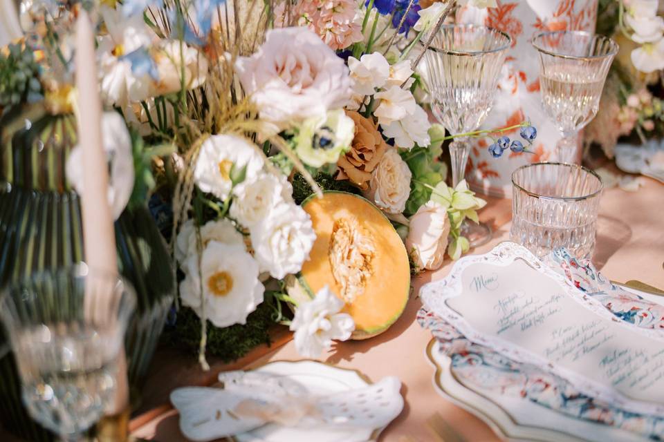 Table setting wedding in greec