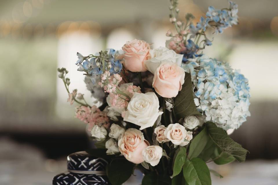 Table arrangement