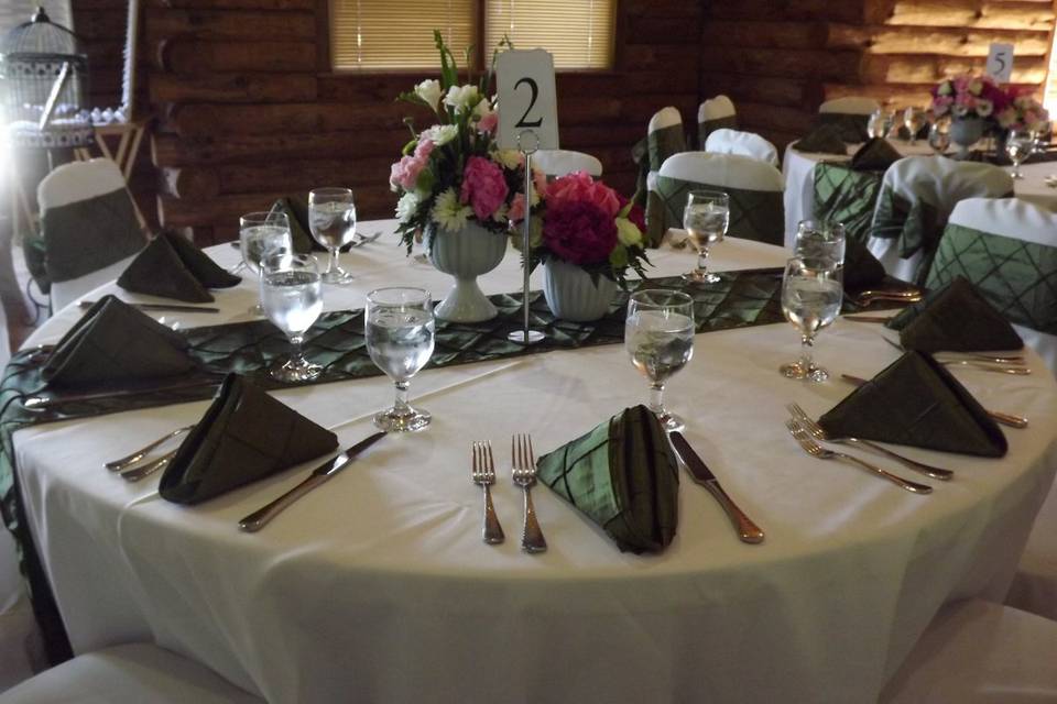 Pintuck Runners and Napkins for a Wedding at Little Seneca Lodge