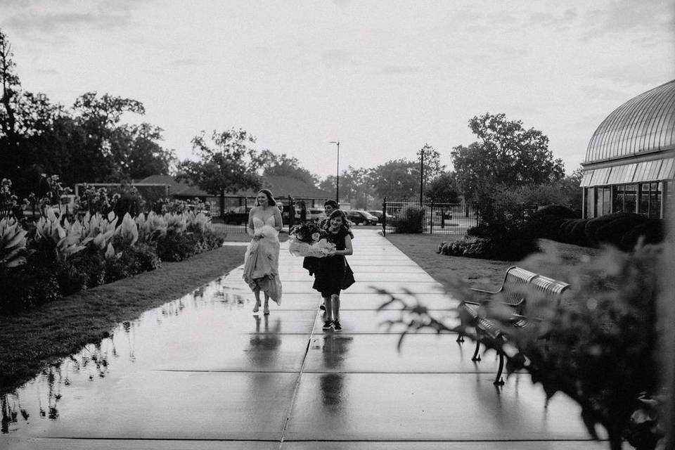 Wedding in the rain