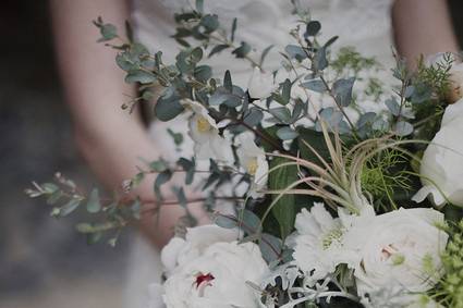 A romantic, beachy bridal bouquet