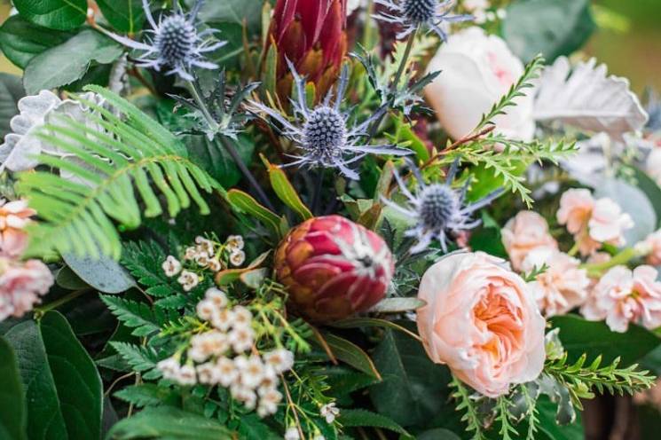 Rustic and romantic bouquet