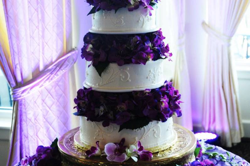 43 Unique Wedding Cake Ideas to Sweeten the Party - PartySlate