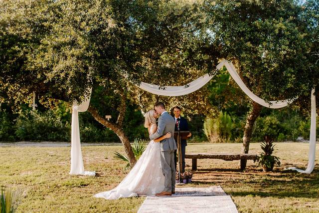 BACKYARD WEDDING