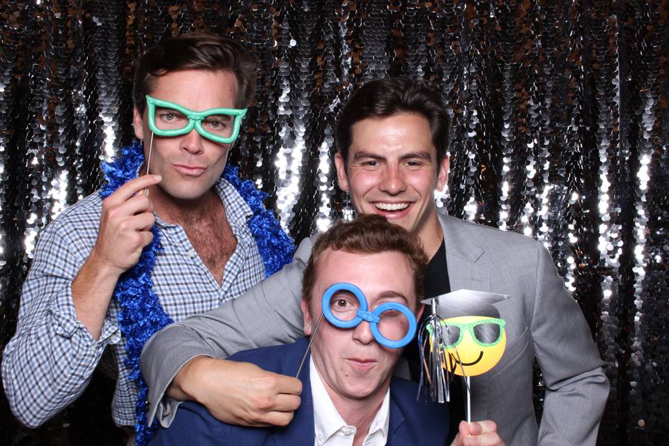 Open photobooth with props