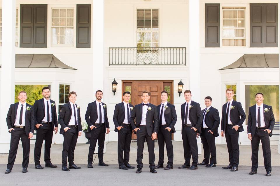 Groom with groomsmen - Danielle Harris Photography