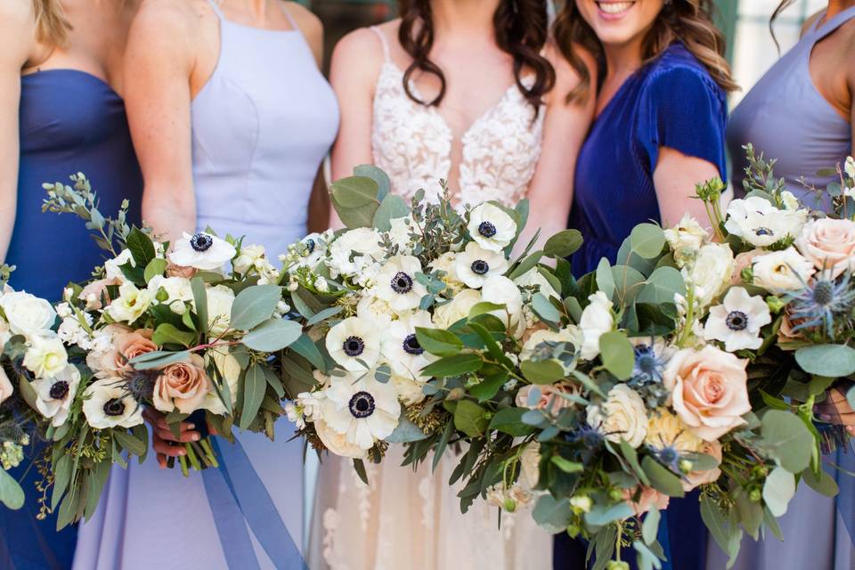 Bride and wedding party holding bouquets - Danielle Harris Photography