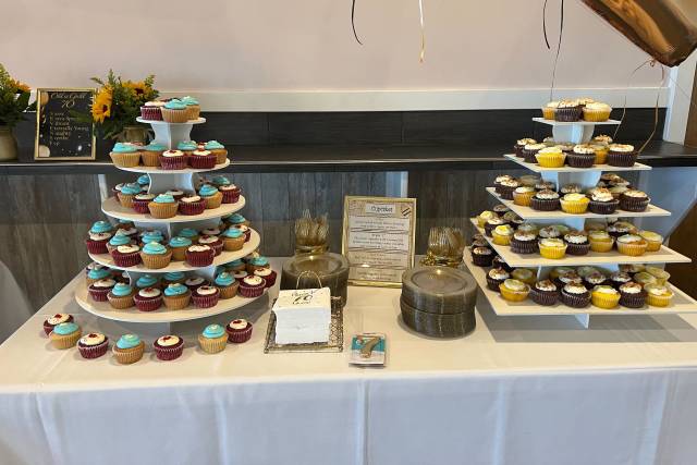 Cupcakes on tier display