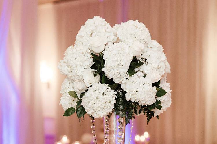 Tablescape - Vase Inclusion
