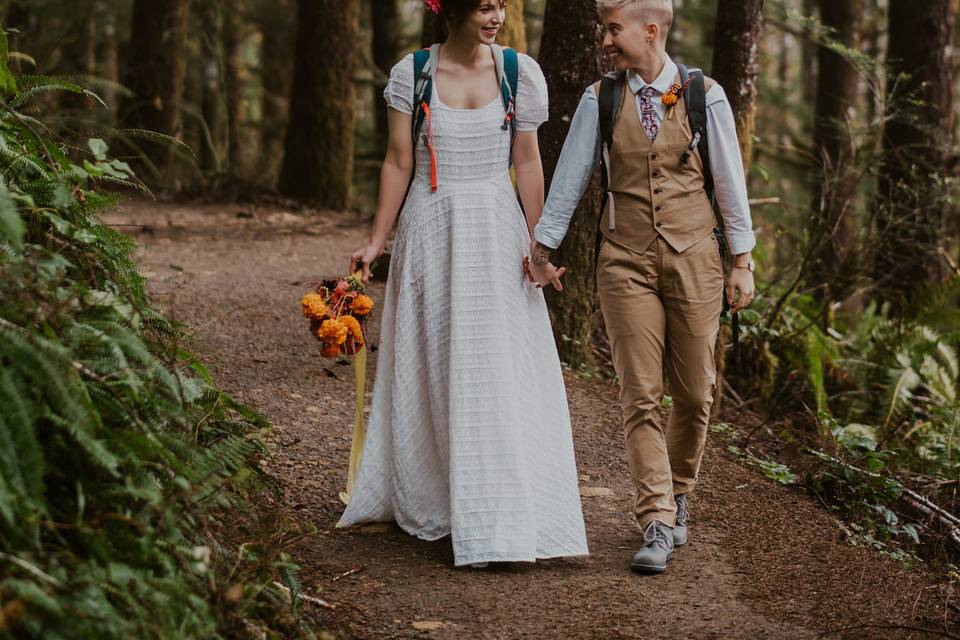 PNW hiking elopement