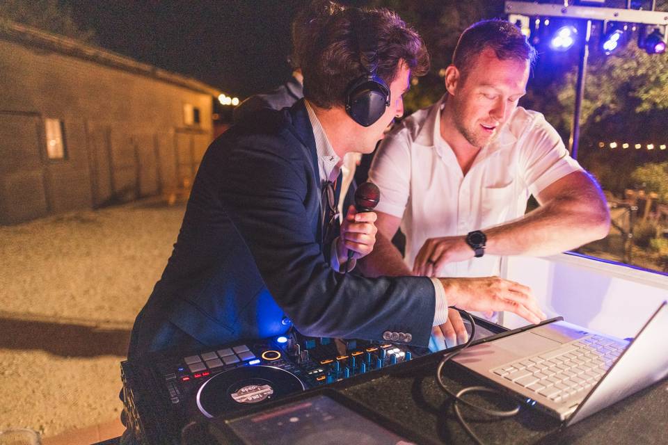 Giving DJ Lessons