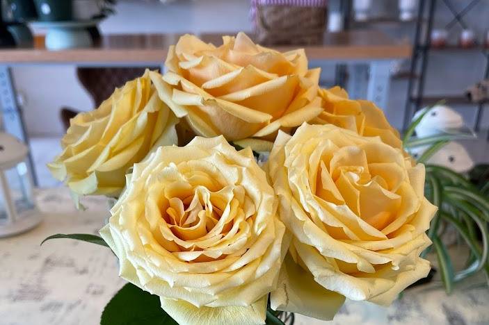 Butterscotch roses