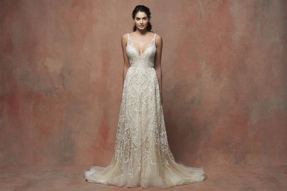 Enaura wedding gown